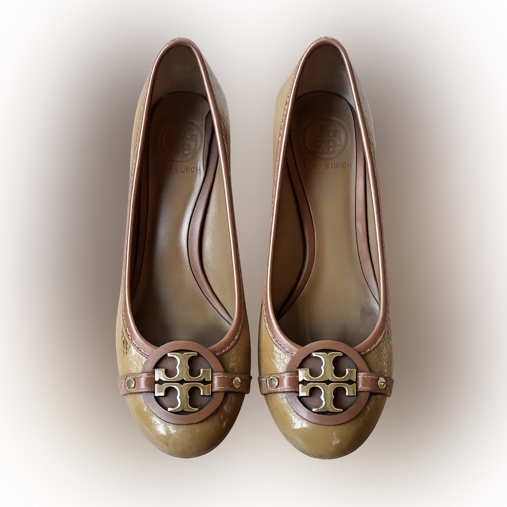 Tory Burch Aaden Logo Mid Heel Pumps Tan Brown Patent Leather Size 7.5